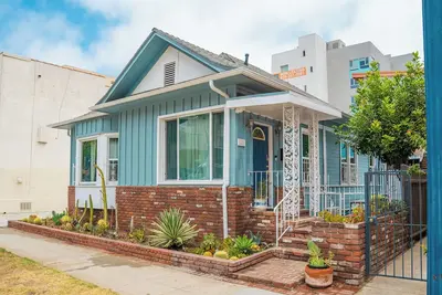 Image de Downtown and near beach- 3-bedroom Bungalow in Long Beach