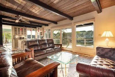 Image de Waterfront Gem: 3br House w/Ac & WiFi in Branford, minutes from Yale