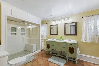 Image de Miss Elizabeth's Place | Downtown Lynchburg