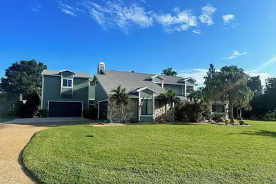 Image de Spacious 5-bedroom Farmhouse style house in Sarasota Close to Beach Large Pool!