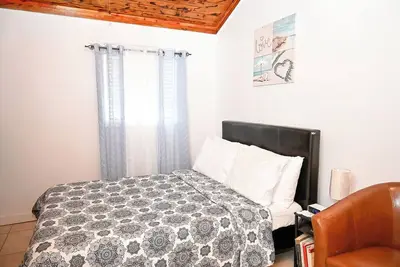 Image de Charming 1-bedroom Apartment with Ac, WiFi in Fantastic Rock Sound