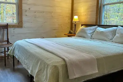 Image de Charming 2-bedroom cabin with private creek access in lovely Linden
