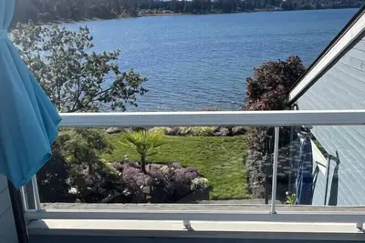 Image de Pacific Shores - 2 Bdrm Oceanfront Unit with deck
