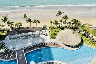 Image de Luxury 2 Bedrooms Apartment at an exclusive tower by the beach in Zona Dorada \n