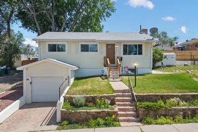 Image de Tranquil 4-bedroom family-friendly home in the heart of Colorado Springs