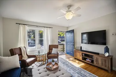 Image de New! Comfy Coastal Getaway with Modern Comforts