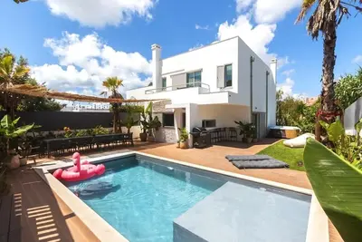 Image de Villa w\/ MiniGolf, Hot Tub, up to 28 ppl