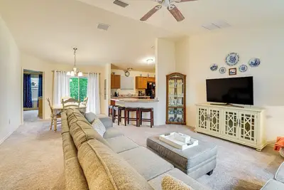 Image de 1 Mi to Spanish Springs Square: The Villages Home!
