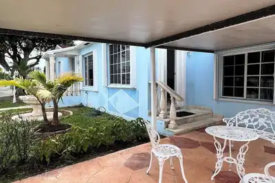 Image de Charming and peaceful Casa Coral Grove - centrally located, cozy accommodations