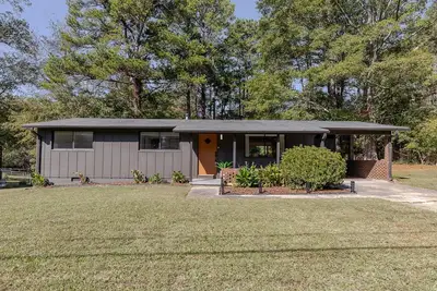 Image de Remodeled 3-bedroom house walkable to Downtown Woodstock