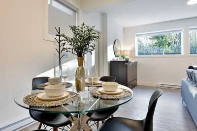 Image de New 1 Bed/1 Bath King Suite 3 min from beach