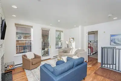 Image de 3 Bedroom/ 3 Bathroom Walking distance to the Gondola