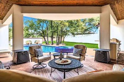 Image de LuxGroupFallRetreat | Pool w/Spa | SportCourt | GameRM | Bar | Theater |Bbq
