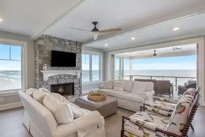 Image de Luxury Beachfront 5b w/ Hot Tub & Kayaks