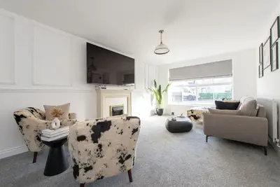 Image de Stunning 5 bedroom detached house in Hornchurch