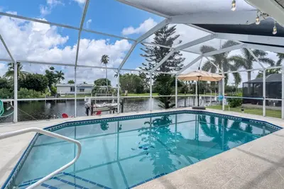 Image de Orlando Villa 5870: Private Pool & Canal Access Home