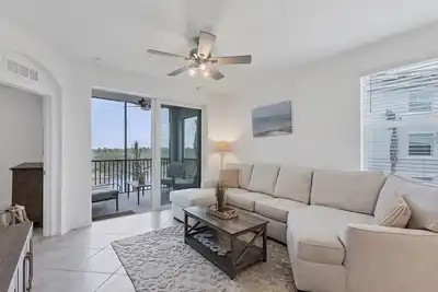 Image de Luxury 3-Bed Condo 5879 at Heritage Landing Golf Club