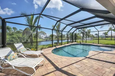 Image de Book Your Getaway: South Gulf Cove Pool Villa 5880