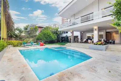 Discover the Best and Most Exclusive Area of Cali w/pool