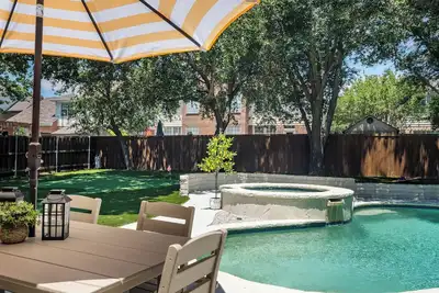 Image de New King Bed Citrus Serene on Flower Mound