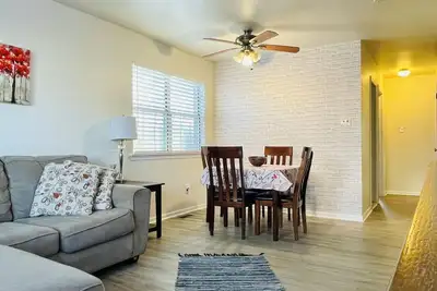Image de 1st Floor 2br in Primos Near Airport & Sports Ac + WiFi Comfort