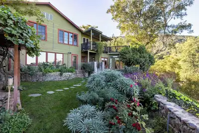 Image de Topanga Canyon Retreat - 3br/3ba with Deck, Views and Herbal Room