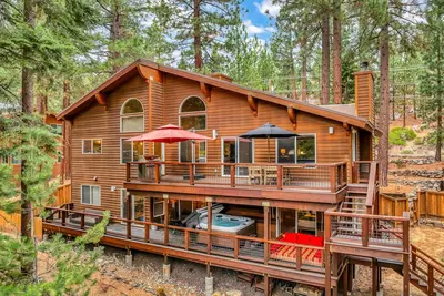 Image de Upscale Incline Village Home with Hot Tub & Sauna