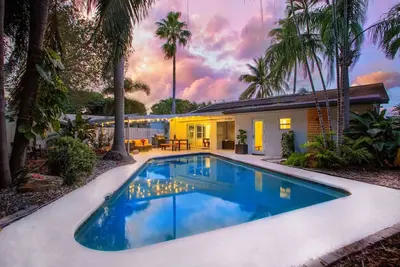 Image de Tropical Oasis RetreatI Luxe Pool + Arcade Getaway