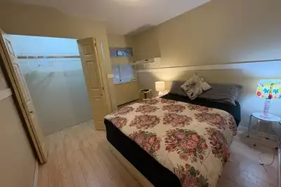 Image de Cheap n Cozy Room in Surrey- Year End Sale