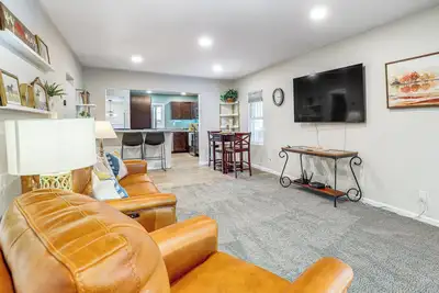 Image de 1 Mi to Dtwn Casper: Homey Getaway w\/ Yard!