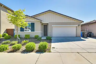Image de Wfh-Friendly Getaway w\/ Yard in Manteca!