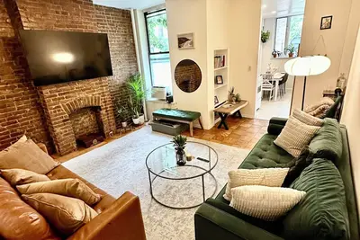 Image de stunning 3-bedroom apartment on Upper East Side, overlooking Central Park Lake
