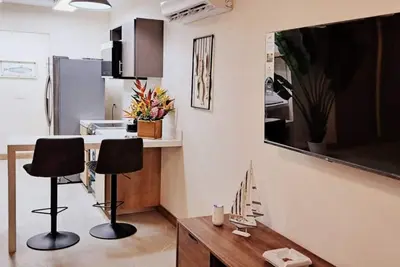 Image de Brand New Condo - Heart of Coco!