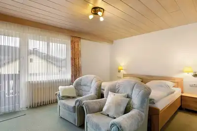 Image de Appartement 'Haus Erika - Ferienwohnung 2' avec jardin partagé, balcon et Wi-Fi