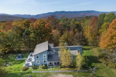 Image de Beautiful Country Home with Hot Tub & Pool Table