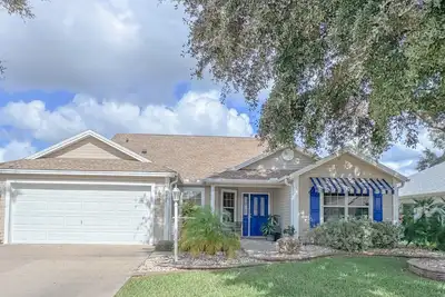 Image de 3/2 - Village of Poinciana - Lake View and Spa!
