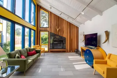 Image de Modern Azalea District Home