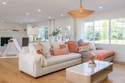 Image de Modern Farmhouse on 1 Acre | Steps to Park | w/ Spa