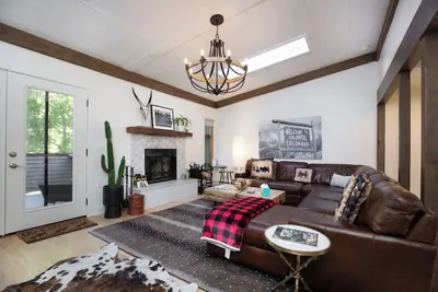 Image de New! On Bus Route | 5 Mins to Vail Village | Steps from Eagle River