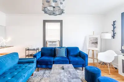 Image de The Blue Sapphire: Modern & Stylish 2br w/ 2 King Beds & Full Kitchen