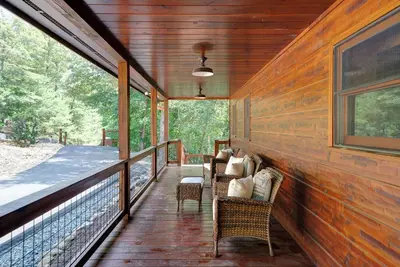 Image de Pet-Friendly and Mountain Views!