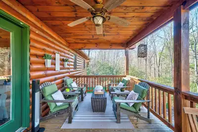 Image de Cabin in Blue Ridge Hot Tub, Games, & Creek!