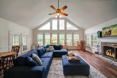 Image de Lakefront Home w/ Private Dock – in Jasper, Ga