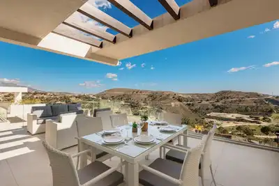 Image de Luxury 3 Bed Flat | Stunning Sea & Mountain Views