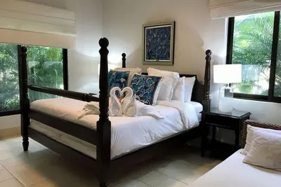 Image de Elegant 4 Br Ground-Floor Apartment with Hot Tub