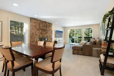Image de Sunny Timber Falls Condo Pool and Hot Tub, Minutes to Resort