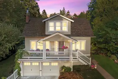 Image de Charming Waterview Bungalow 4-br