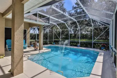 Image de Privacy, Pool & Serenity. 3bd 3ba, 10 min to Daytona beach. Fly-In Community.