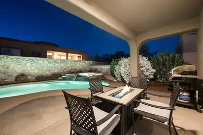 Image de Pet Friendly Luxury Oasis With Pool and Hot-Tub! Ev
