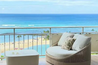 Image de Dreamy Beachfront Home (Car Available)